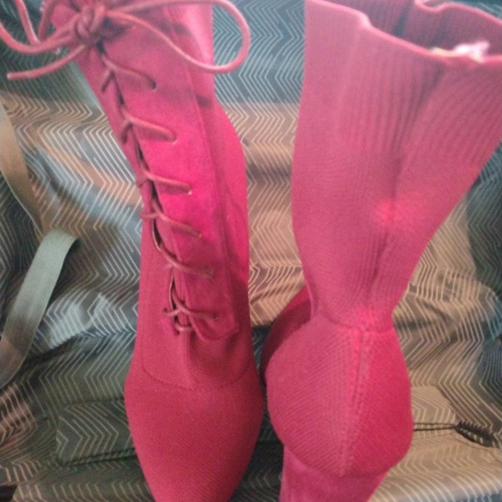 Burgundy lace up ankle boots size 8